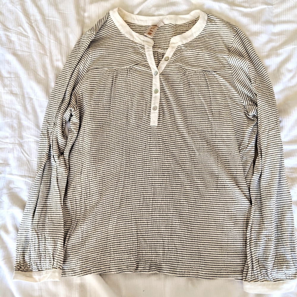 NWOT Cute Long-Sleeve Blouse